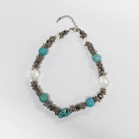 Erica Lyons Silvertone and Dyed Howlite Chunky Necklace - Picture 1 of 4